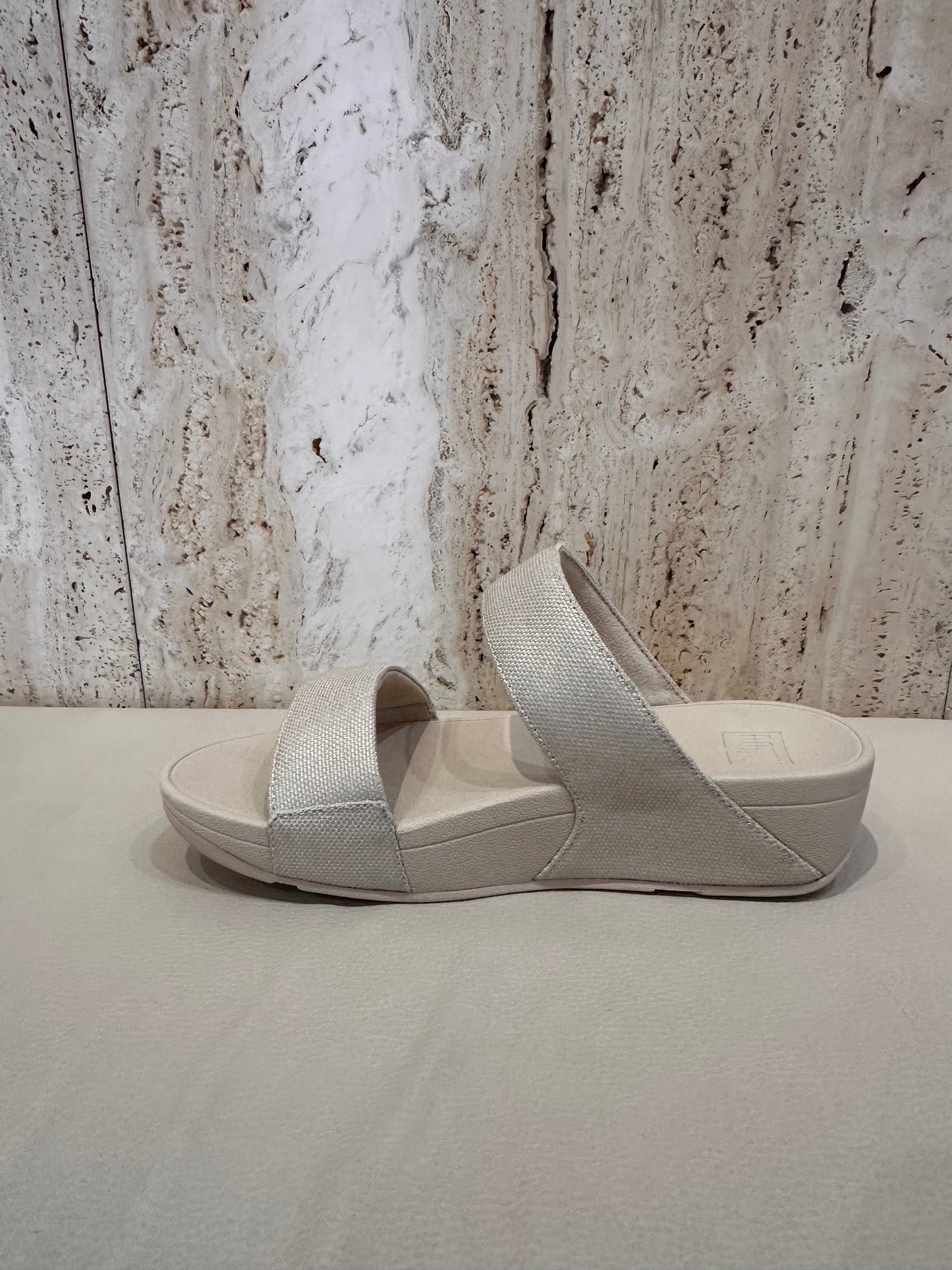 FITFLOP CHANCLO PLATINO
