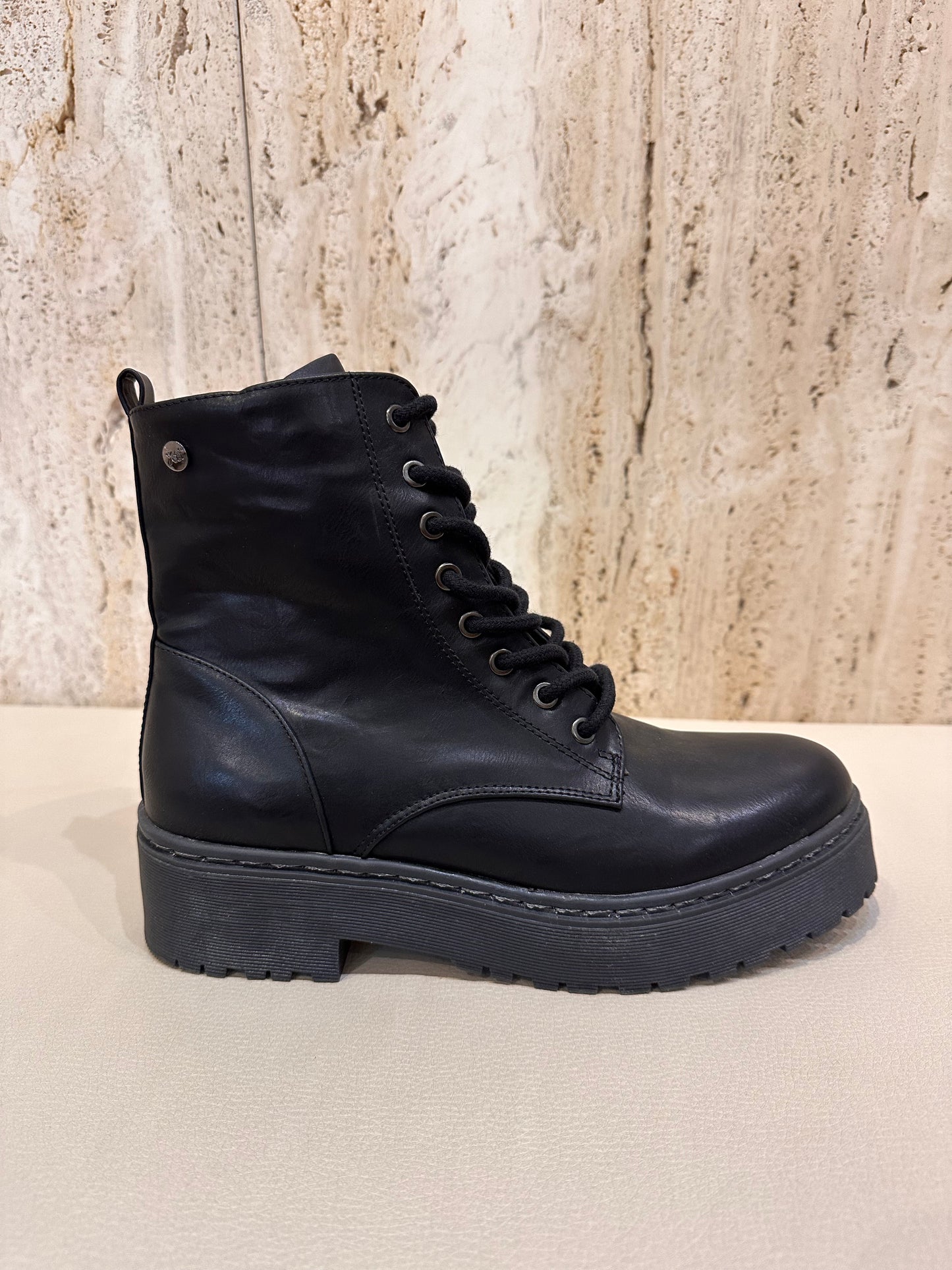 XTI BOTÍN MILITAR NEGRO 49365
