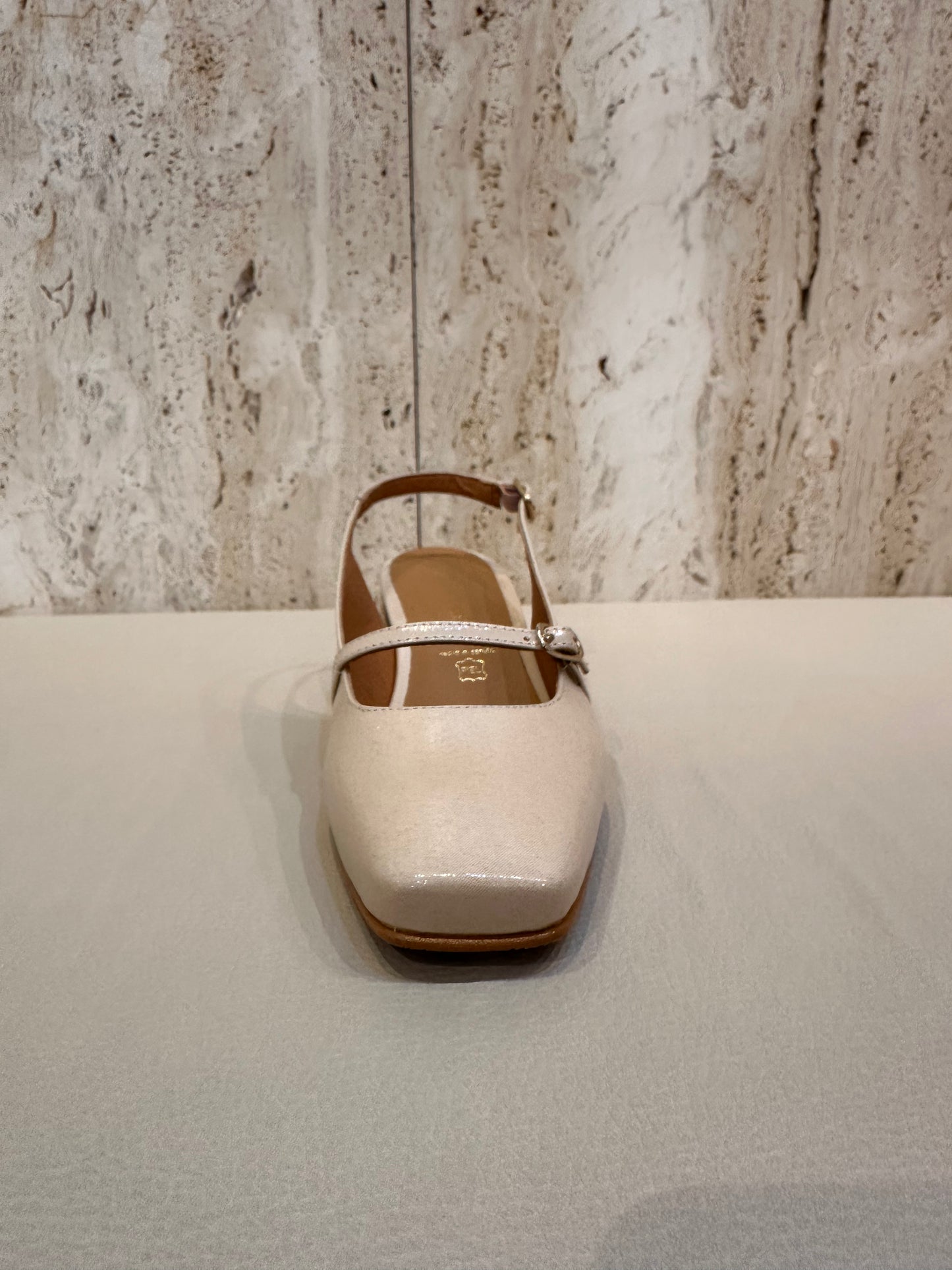 ZAPATO DANIELA VEGA DESTALONADO SAHARA 2451N