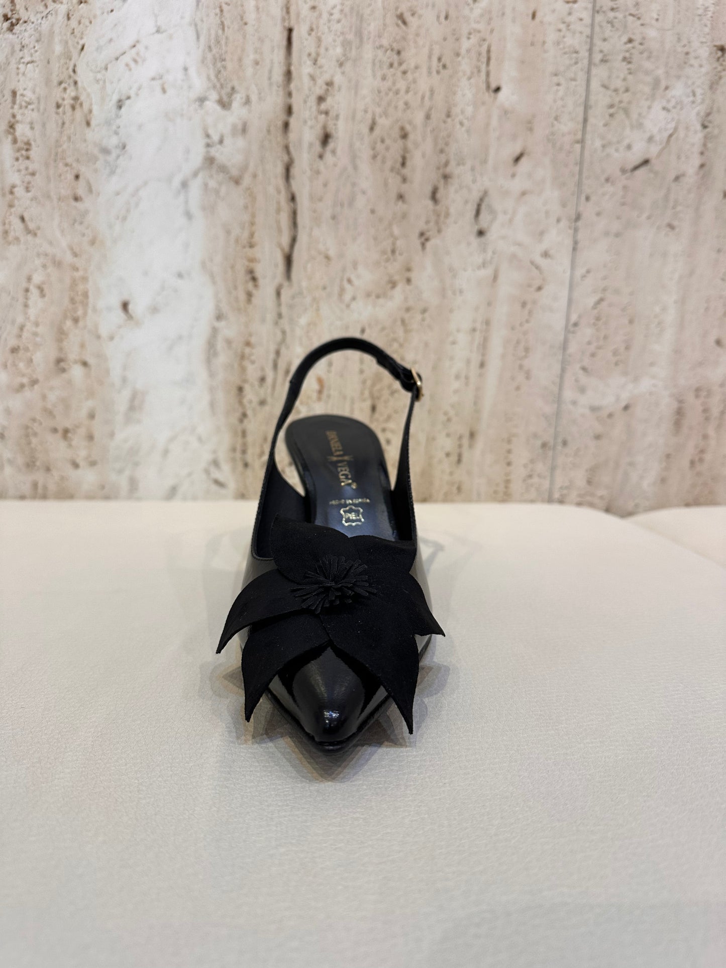 ZAPATO DANIELA VEGA DESTALONADO NEGRO 2621