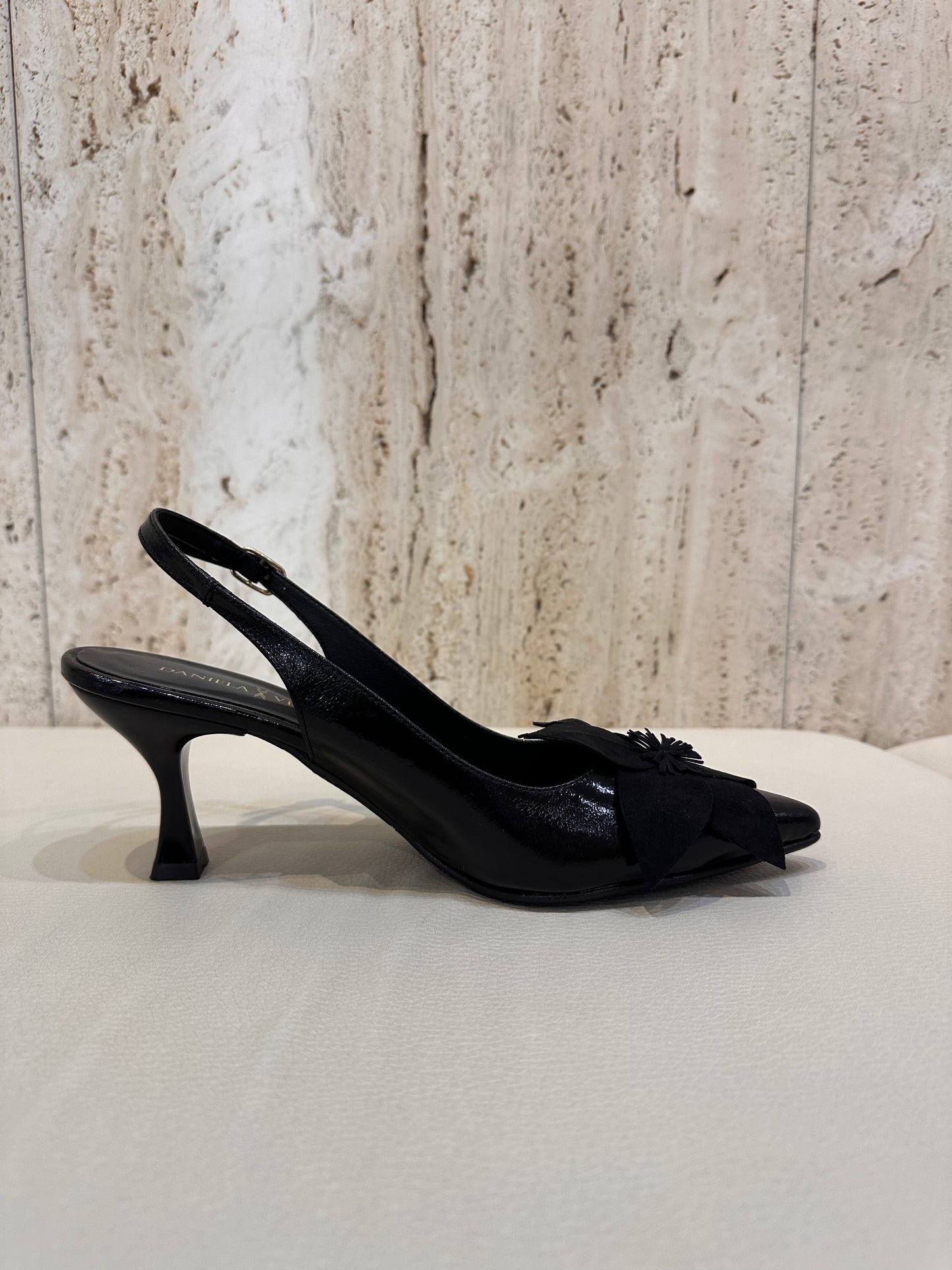 ZAPATO DANIELA VEGA DESTALONADO NEGRO 2621