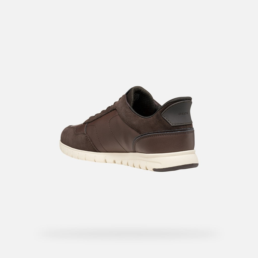 Geox zapatilla Flextridezero Plus Hombre Marron calce facil