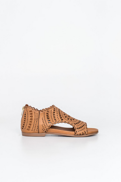 SANDALIA ABOTINADA PIEL TROQUELADA TOP 3 SHOES