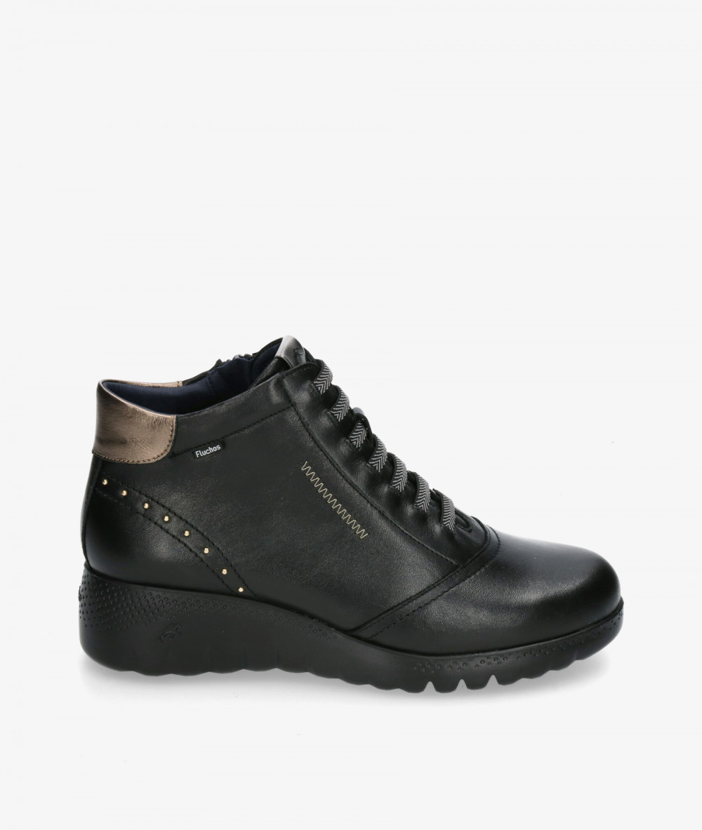 BOTIN FLUCHOS NEGRO ELASTICOS Y CREMALLERA LIVE F2246