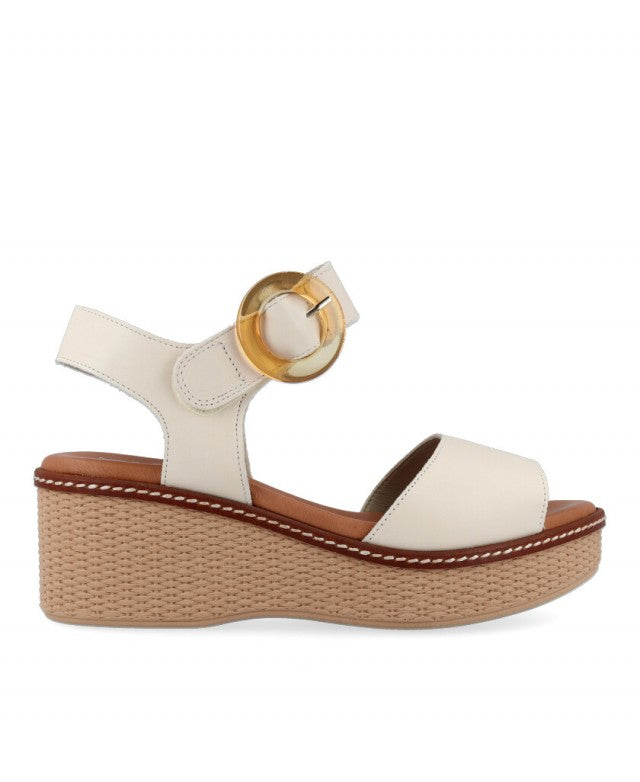 SANDALIAS CON CUÑA FLUCHOS D9450